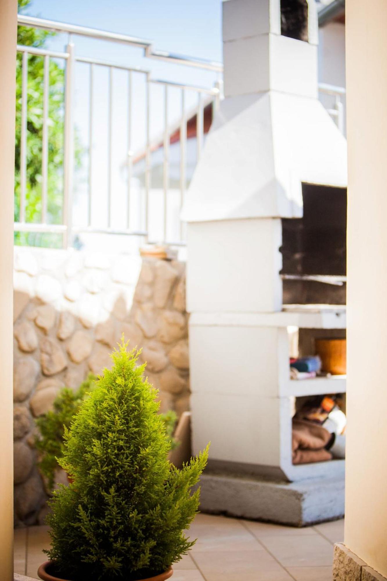 Holiday Home Lopar Esterno foto